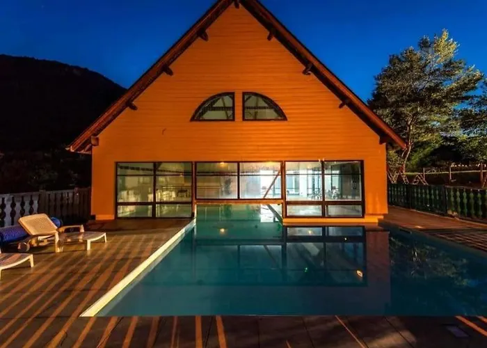 Avec Lägenhet Arreau